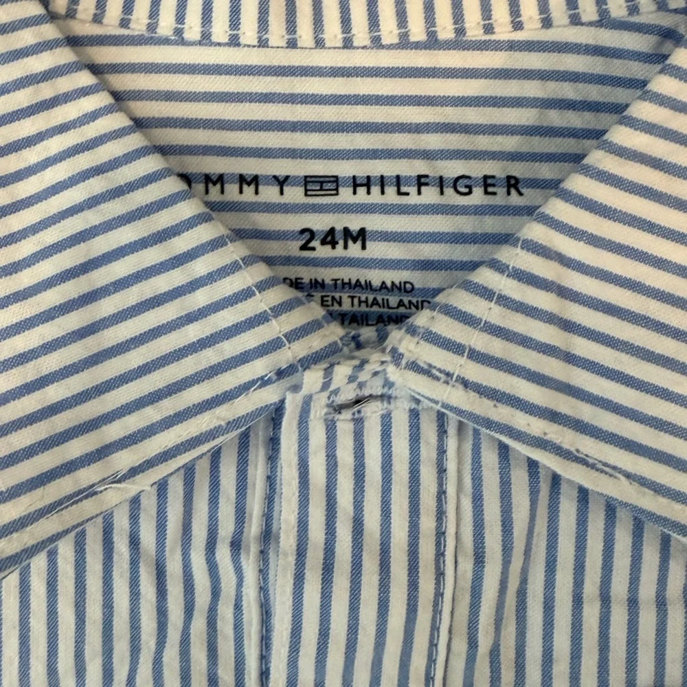 Tommy Hilfiger 24M Onesie with collar & Khaki Shorts Set - Picture 6 of 7